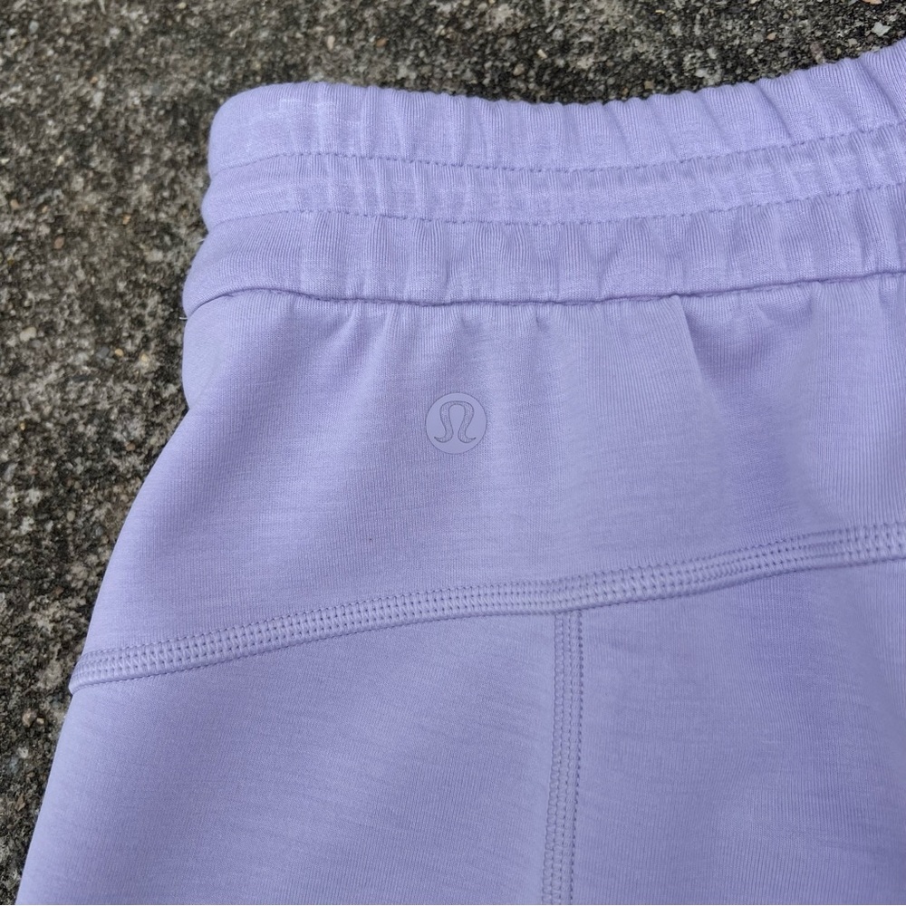 lululemon Women's Softstreme High Rise Short in Lilac Ether 4" Inseam - Picture 3 of 4